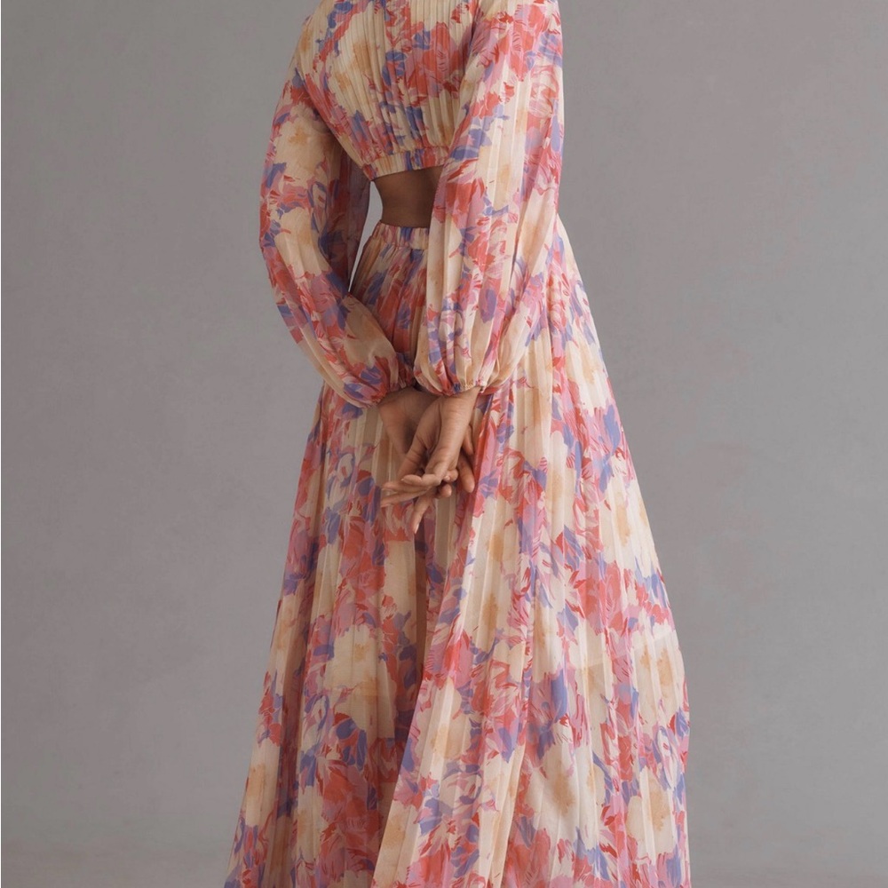 Astr Revert long sleeve cut out maxi - Picture 2 of 3